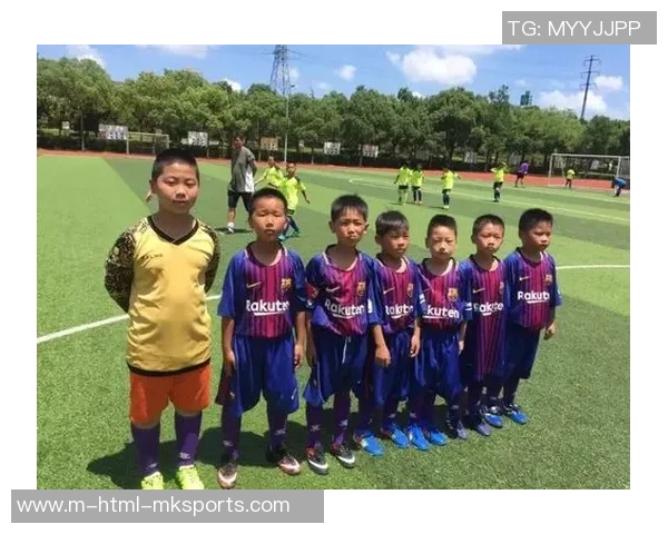 小学生篮球明星崭露头角展现无限潜力与激情的成长之路